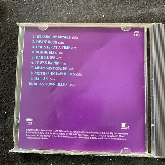 Scorchin' Blues by Johnny Winter (CD, Jun-1992, Epic/Legacy) - Picture 3 of 7